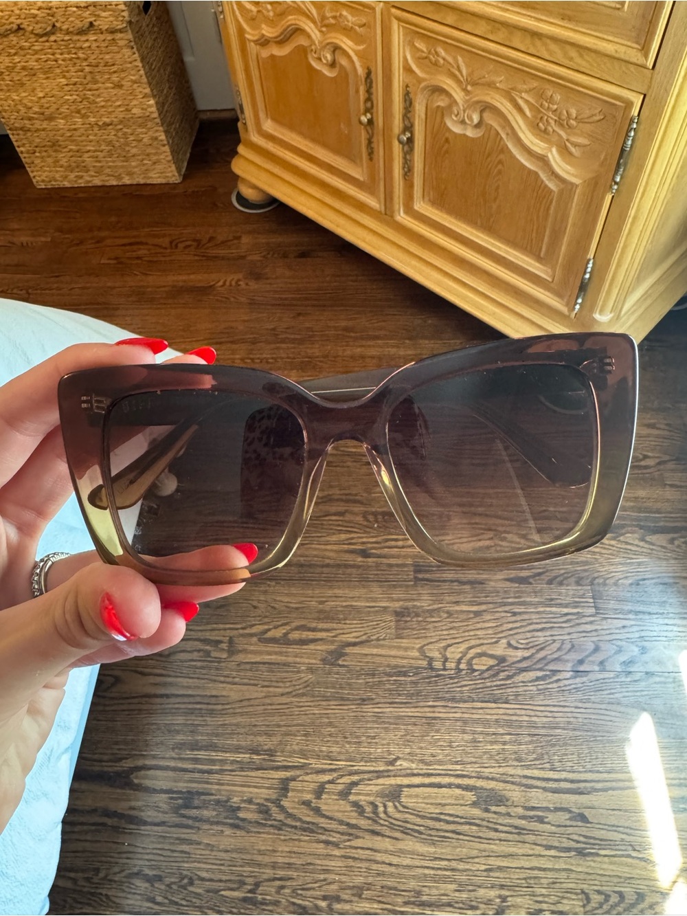 Diff Eyewear Women's Oversized Gradient Brown to Tan Square Sunglasses